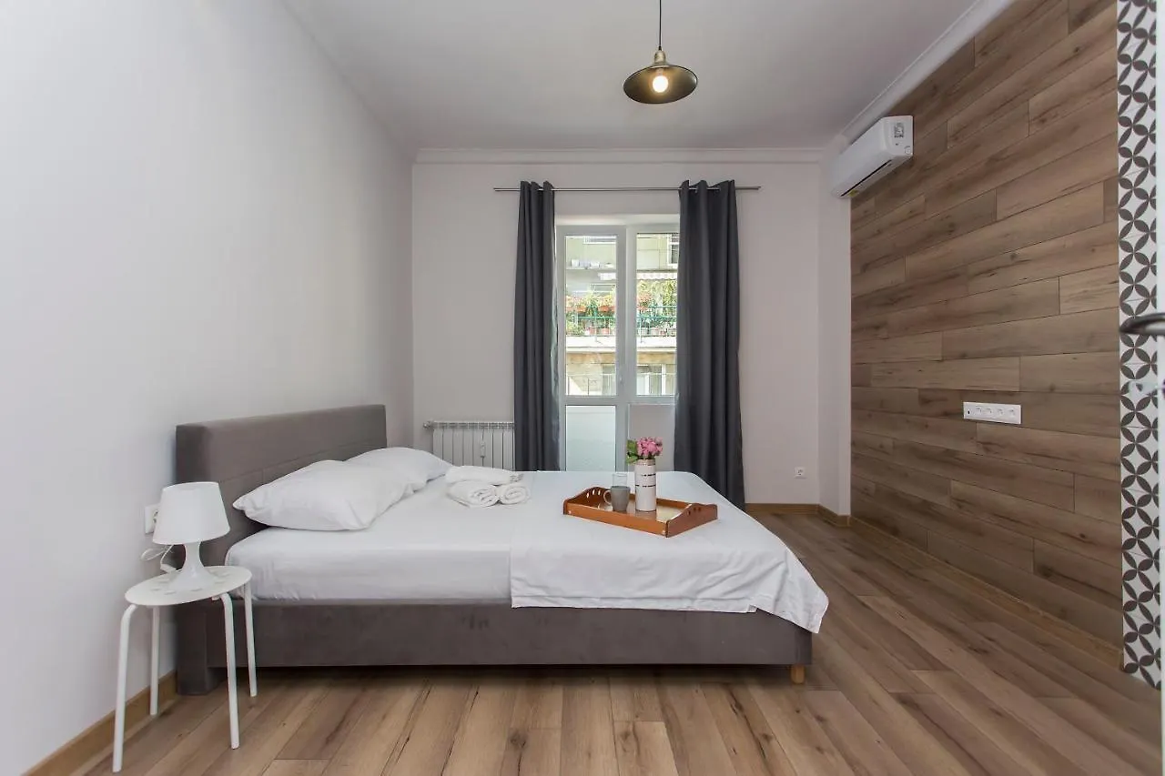 Sunny And Modern 1Bdr Apartment In The Center Sofia Bulgaria