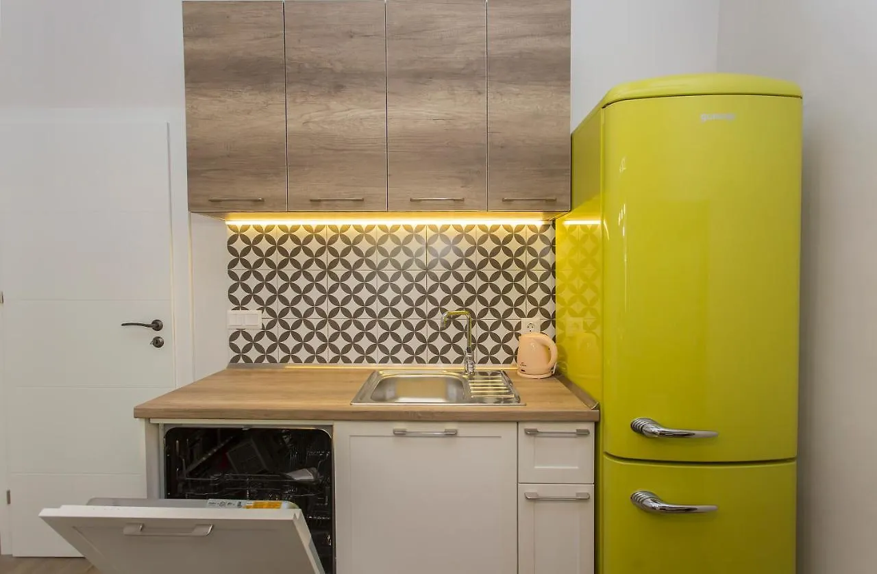 Sunny And Modern 1Bdr Apartment In The Center Sofia Bulgaria