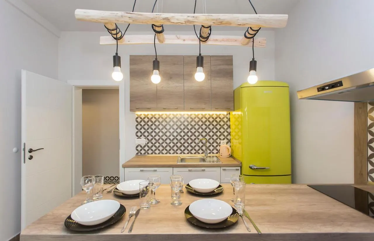 Sunny And Modern 1Bdr Apartment In The Center Sofia