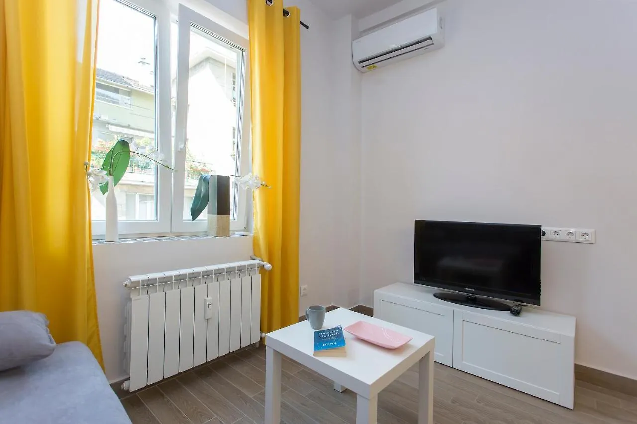 Sunny And Modern 1Bdr Apartment In The Center Sofia Bulgaria