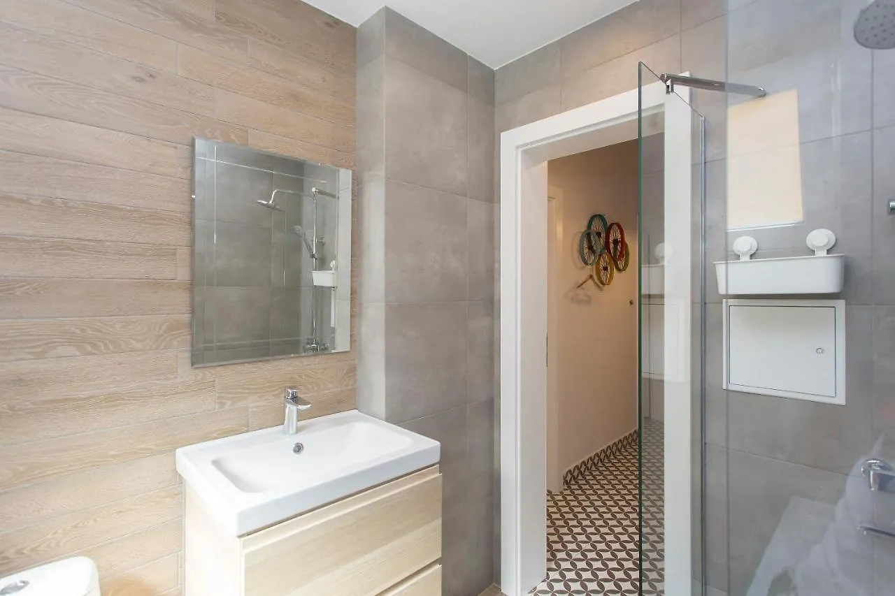 Sunny And Modern 1Bdr Apartment In The Center Sofia